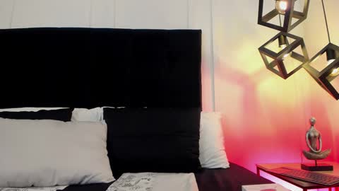 Jonathan Danielss  online show from 02-18-25, 12:39