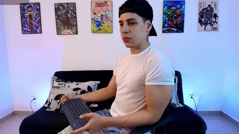 Instagram jonathanfit14 online show from 04-25-26, 01:41