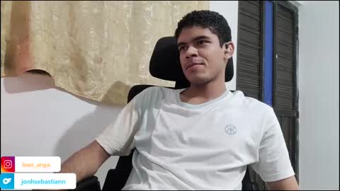 Snapshot of jonhsebastiann chatting on 09-30-25, 06:29 John online show from 09-30-25, 06:29