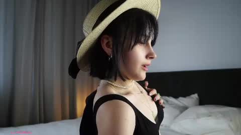 Alice online show from 06-26-26, 12:53