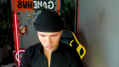 Snapshot of jonny_dark chatting on 11-07-25, 10:37 Jonny online show from 11-07-25, 10:37