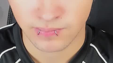 Snapshot of jonny_dark chatting on 11-12-25, 10:26 Jonny online show from 11-12-25, 10:26