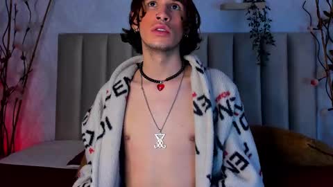 Snapshot of jonny_gilbert chatting on 11-18-25, 12:42 jonny_gilbert online show from 11-18-25, 12:42