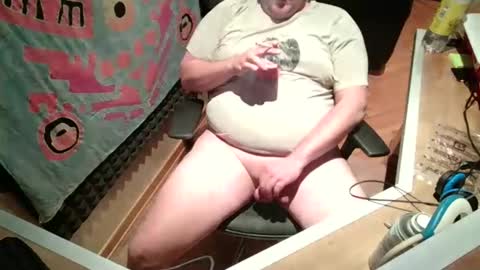 Snapshot of jonnyfreesolo chatting on 10-19-25, 01:39 jonnyfreesolo online show from 10-19-25, 01:39