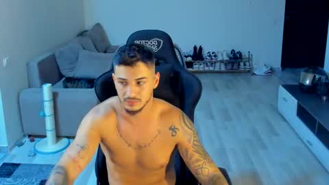 jonnyporn1 online show from 11-03-25, 09:16