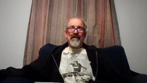 Snapshot of jony_five chatting on 10-31-25, 01:39 Jon online show from 10-31-25, 01:39