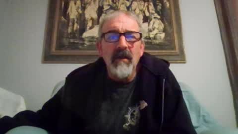 Snapshot of jony_five chatting on 12-17-25, 01:22 Jon online show from 12-17-25, 01:22