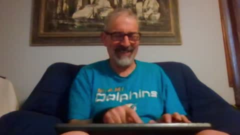 Snapshot of jony_five chatting on 05-06-26, 01:16 Jon online show from 05-06-26, 01:16