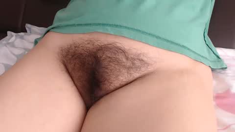 Snapshot of joplinmorrisonx chatting on 01-23-25, 05:31 Luna online show from 01-23-25, 05:31