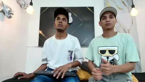 Snapshot of jordanandandrew chatting on 12-21-25, 09:44 jordanandandrew online show from 12-21-25, 09:44