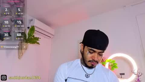 Snapshot of jordansmiith_ chatting on 10-28-25, 10:12 Jordan Smith online show from 10-28-25, 10:12