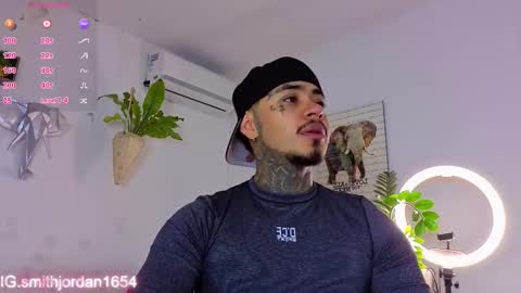 Snapshot of jordansmiith_ chatting on 12-01-25, 08:36 Jordan Smith online show from 12-01-25, 08:36