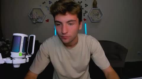 Snapshot of joseph_bear_ chatting on 09-12-25, 07:14 joseph_bear_ online show from 09-12-25, 07:14