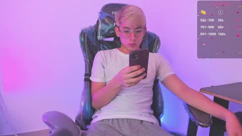 Snapshot of joseph_brown_ chatting on 01-04-25, 01:10 JOSEPH BROWN online show from 01-04-25, 01:10