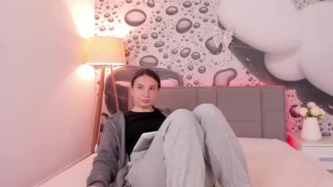 Josephine online show from 04-21-26, 12:22