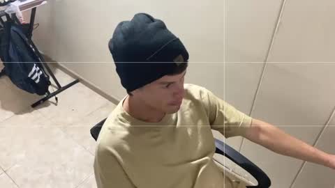 Nicolas online show from 04-22-26, 01:52