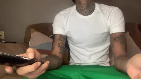 Snapshot of joshperrygoon chatting on 01-05-25, 02:17 joshperrygoon online show from 01-05-25, 02:17