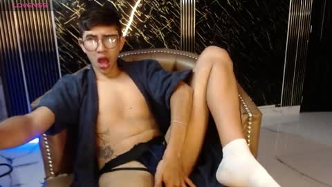 Snapshot of joshua_saenz_ chatting on 04-11-26, 04:06 joshua_saenz_ online show from 04-11-26, 04:06