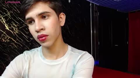 joshua_saenz_ online show from 06-01-26, 11:28