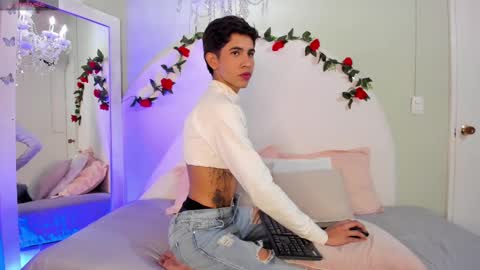 Joshua Sanz  online show from 10-04-25, 03:48