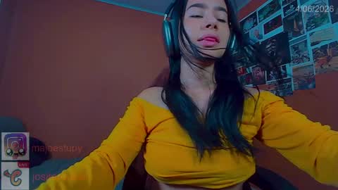Josita rousell INSTAGRAM  majoestupy  online show from 06-04-26, 09:21