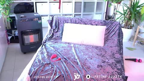 Snapshot of josyblack chatting on 12-25-24, 01:30 josyblack online show from 12-25-24, 01:30