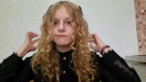 Kira online show from 03-12-26, 09:15