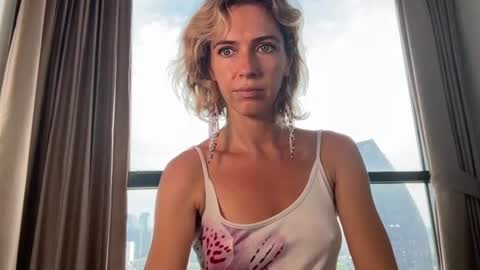 Snapshot of joy_adamson chatting on 08-01-26, 02:11 Joy Adamson online show from 08-01-26, 02:11