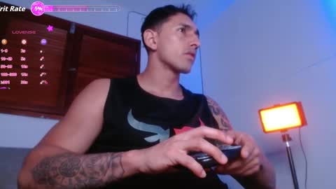 Snapshot of joy_lopezfit chatting on 11-22-25, 01:54 JOYLOPEZFIT online show from 11-22-25, 01:54