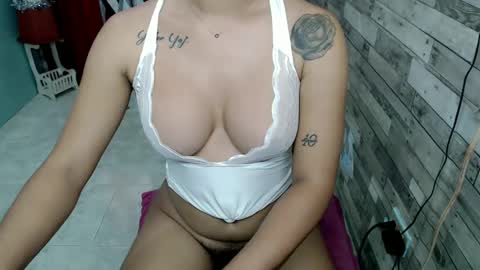 Snapshot of joycum_xxx chatting on 12-22-24, 01:01 JOY in your heart  online show from 12-22-24, 01:01