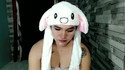 Snapshot of joycum_xxx chatting on 01-11-25, 01:16 JOY in your heart  online show from 01-11-25, 01:16