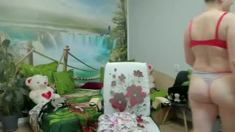 Snapshot of joyfuluntamed chatting on 07-24-26, 03:10 joy online show from 07-24-26, 03:10