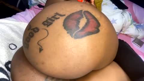 Snapshot of joyslim1 chatting on 01-09-25, 05:23 Butterflyass online show from 01-09-25, 05:23