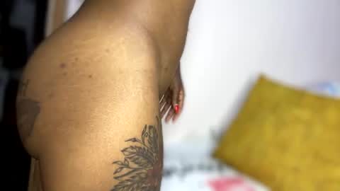 Snapshot of joyslim1 chatting on 02-25-25, 03:09 Butterflyass online show from 02-25-25, 03:09