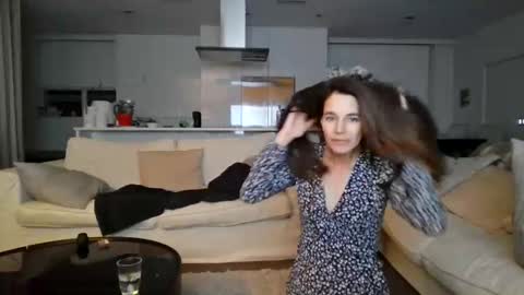Jpfabi online show from 06-11-26, 11:41