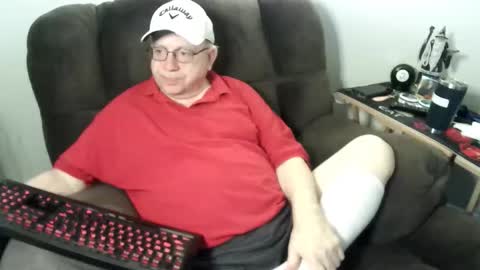 Snapshot of jpmel99 chatting on 01-10-26, 10:36 jpmel99 online show from 01-10-26, 10:36