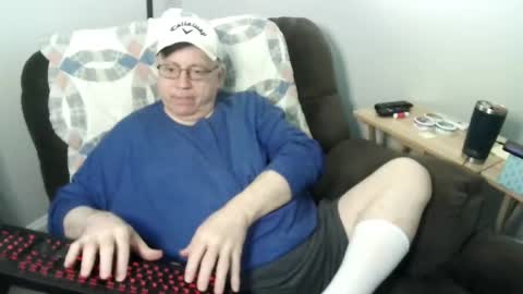 Snapshot of jpmel99 chatting on 05-19-26, 10:05 jpmel99 online show from 05-19-26, 10:05