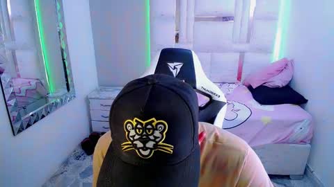 N I N O online show from 03-04-25, 07:32