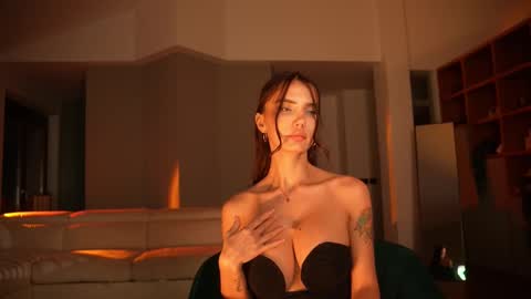 Jennifer Diaz online show from 02-16-25, 05:48