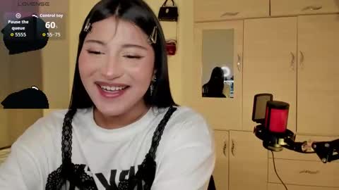 Snapshot of ju_kyung chatting on 10-22-25, 12:44 Ju Kyung online show from 10-22-25, 12:44