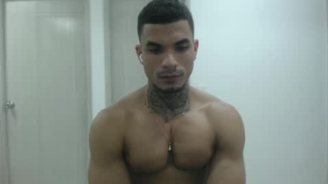 juan_gomez_1 online show from 12-18-24, 09:29