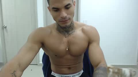 juan_gomez_1 online show from 01-10-25, 10:39