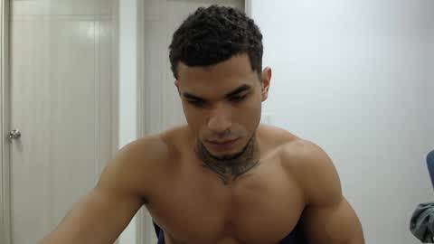 juan_gomez_1 online show from 02-08-25, 11:55