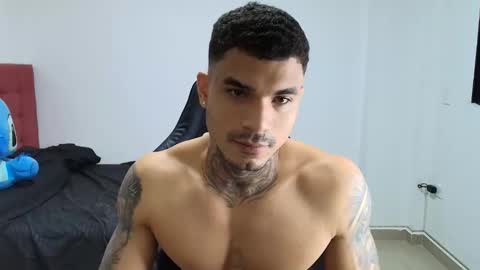 juan_gomez_1 online show from 12-19-25, 08:21