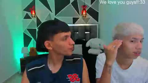 Snapshot of juan_nd_steven chatting on 06-11-26, 02:11 JuanSteven online show from 06-11-26, 02:11