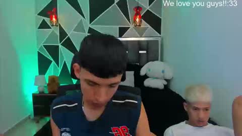 Snapshot of juan_nd_steven chatting on 06-11-26, 02:53 JuanSteven online show from 06-11-26, 02:53