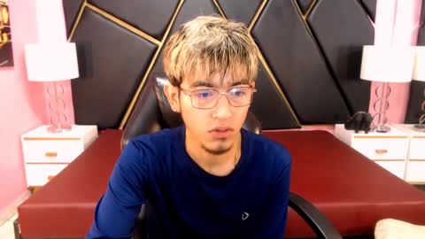 juan_saul1 online show from 04-21-26, 10:21