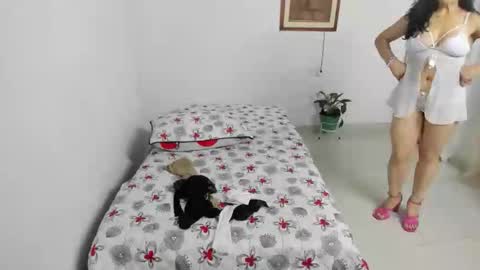 Juana online show from 11-21-25, 03:54