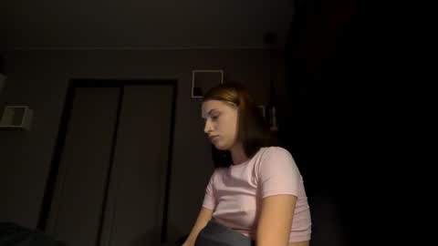 Lola online show from 10-21-25, 04:08