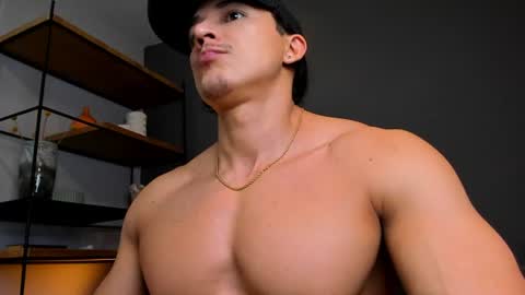 Snapshot of juandres007 chatting on 06-19-26, 01:54 JUANDRES online show from 06-19-26, 01:54